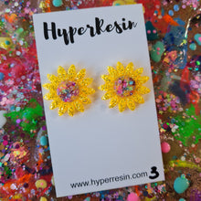 Load image into Gallery viewer, 25mm Sunflower Stud